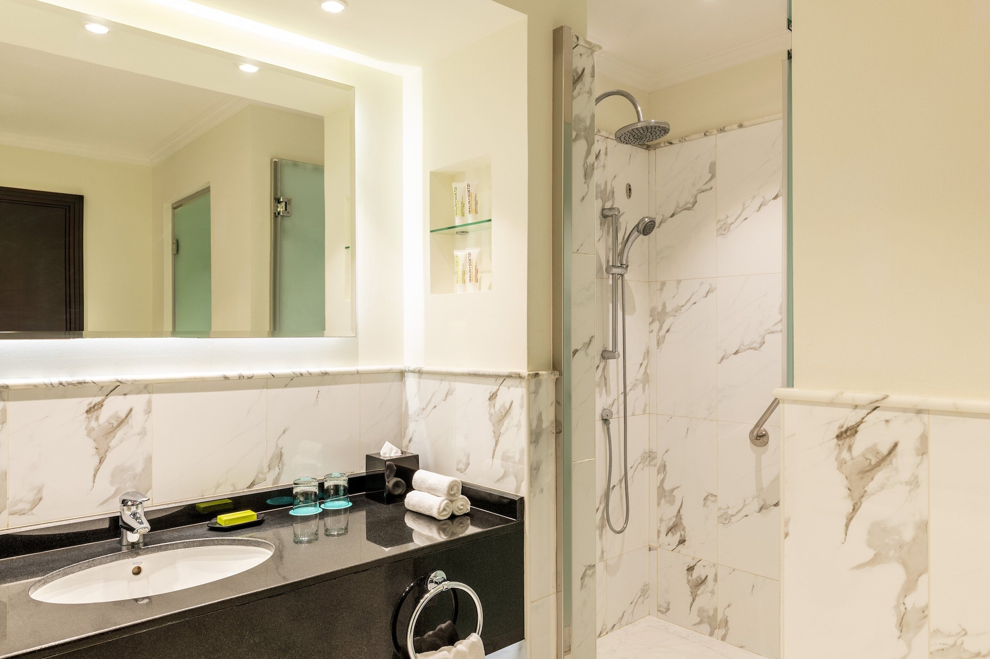 Le Meridien Al Aqah Beach Resort