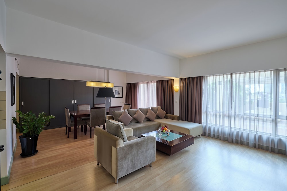 Sofitel Saigon Plaza Hotel 31/50