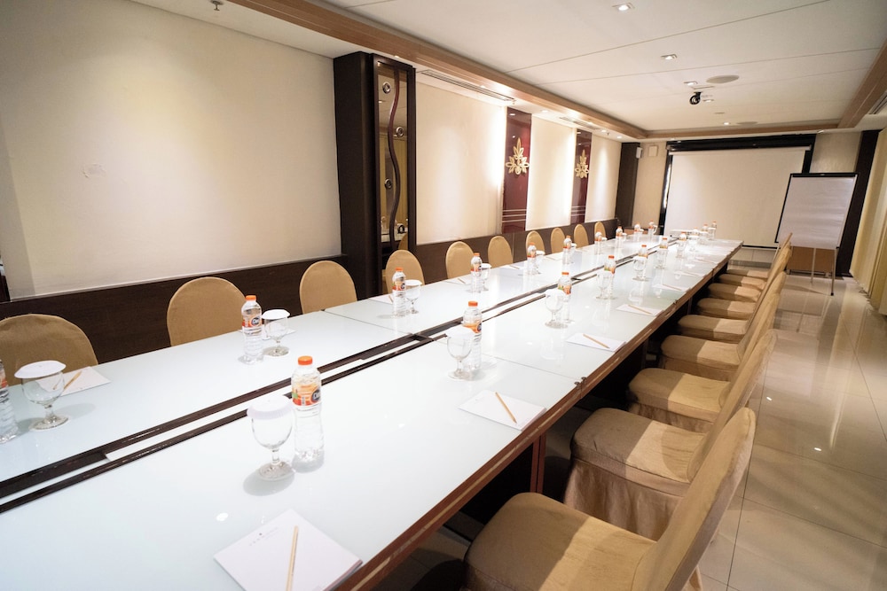Verwood Hotel & Service Residence 34/50