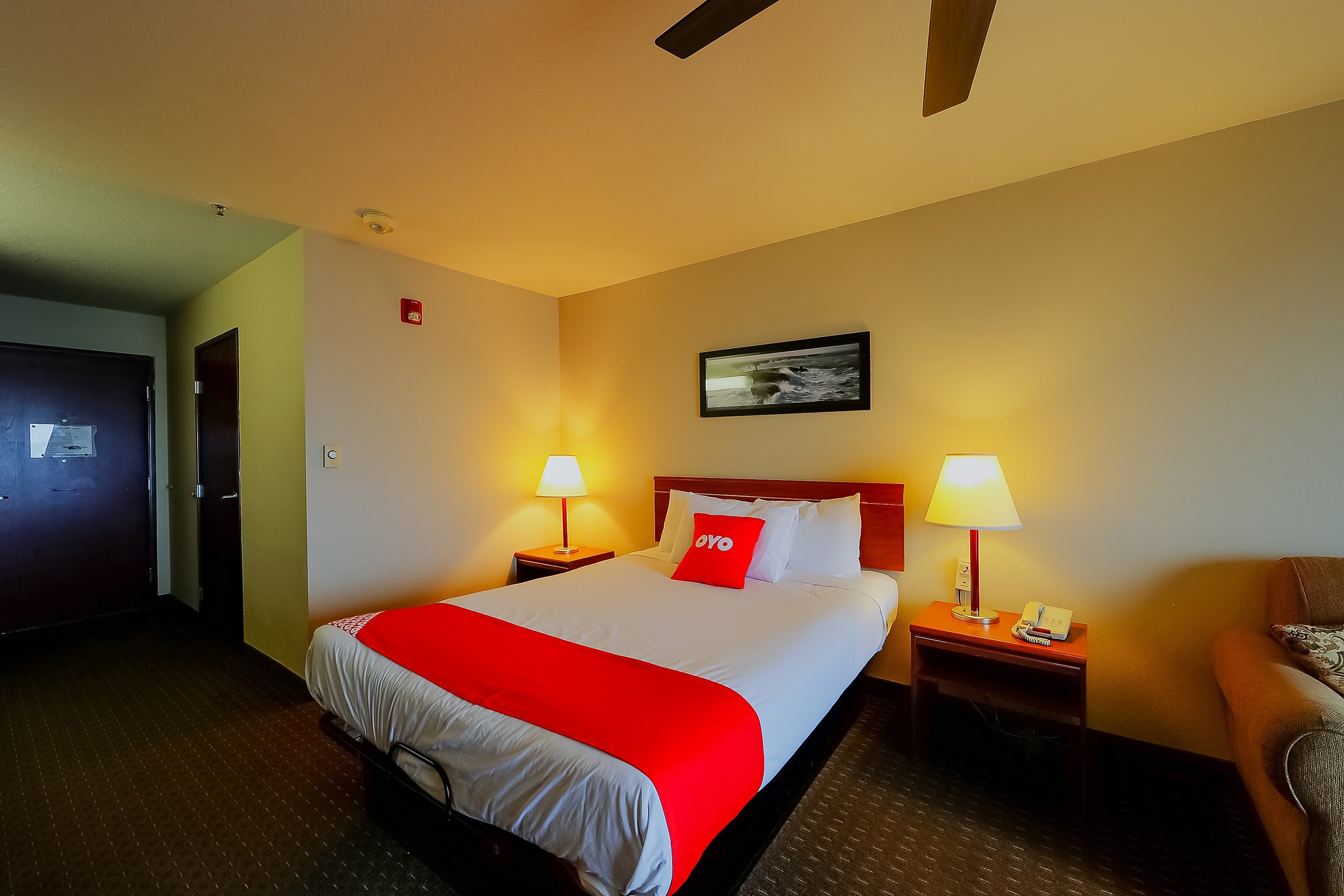 Siletz Bay Beachfront Hotel by OYO Lincoln City 22/71