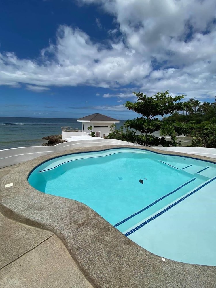 Cebu R Resort Tabuelan 20/50