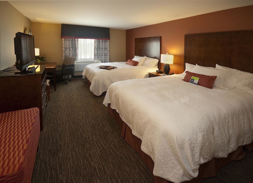 Hampton Inn And Suites Wichita Northeast 10/28
