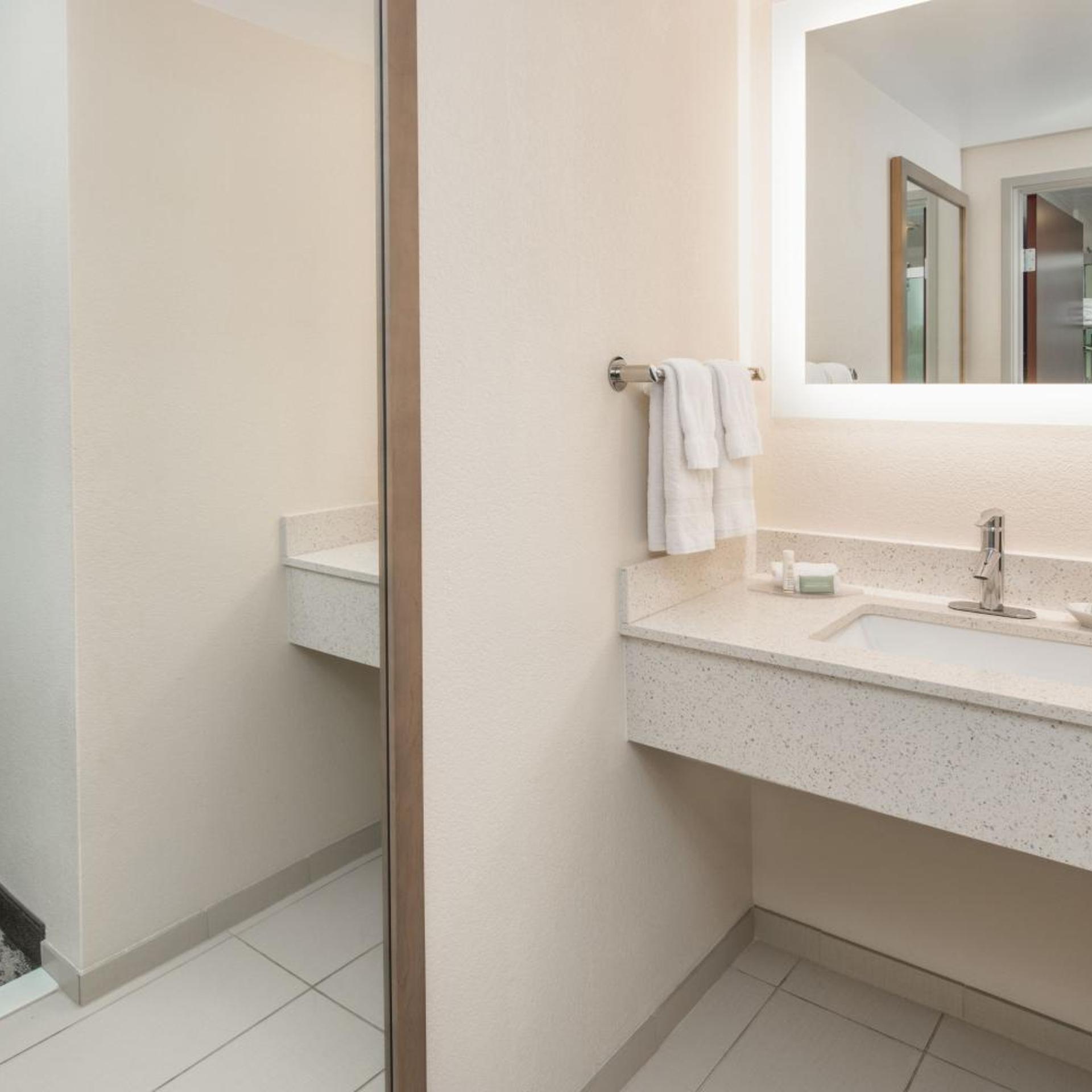 جناح تنفيذي بسريرين كوين مع أريكة، Springhill Suites Seattle Downtown South Lake Union 4/6
