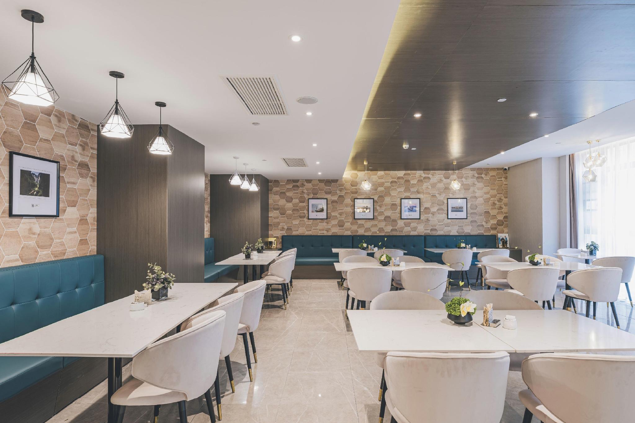 Atour Hotel (Chongqing Jiangbei International Airport) 35/39