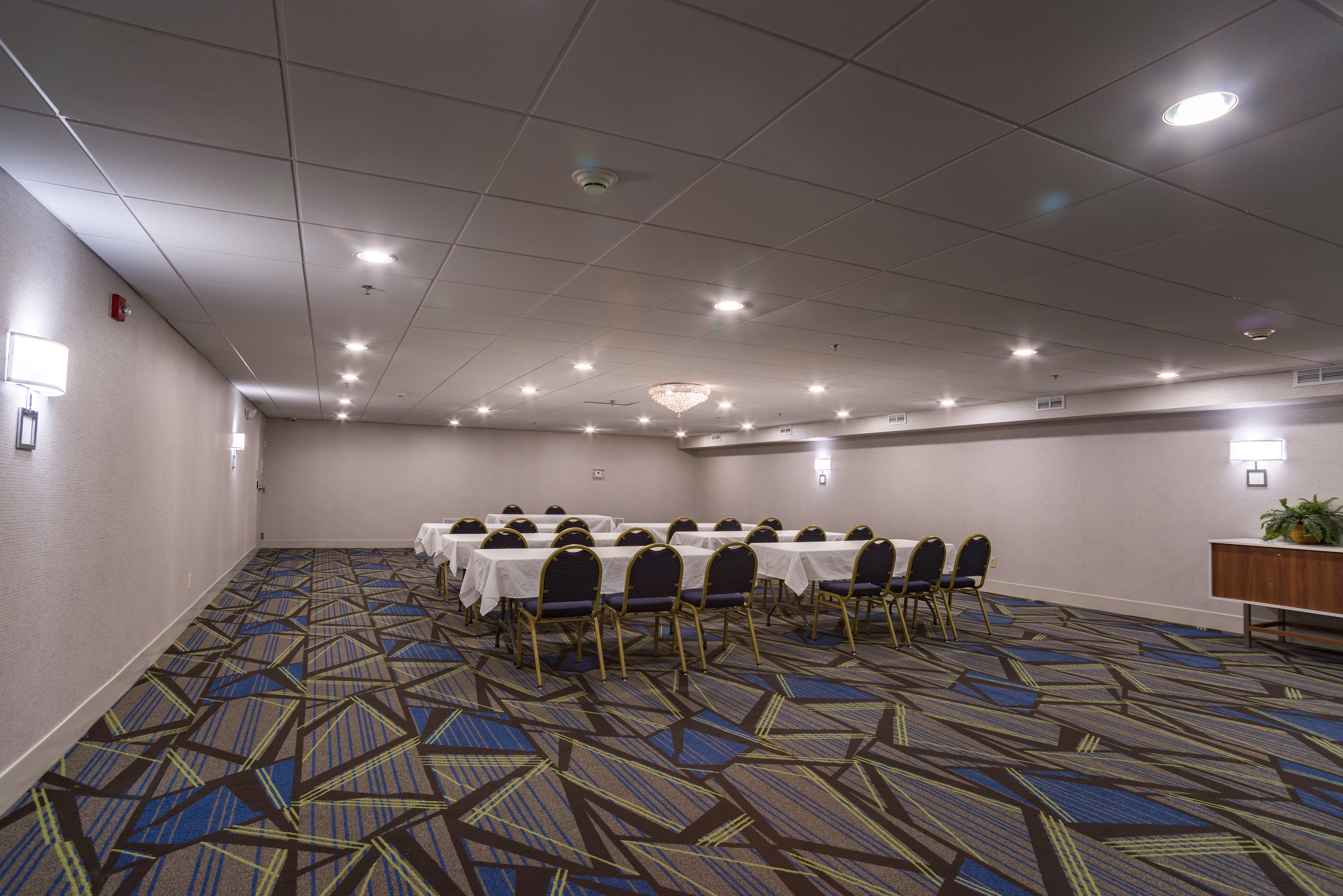 Holiday Inn Express Branford-New Haven 58/59