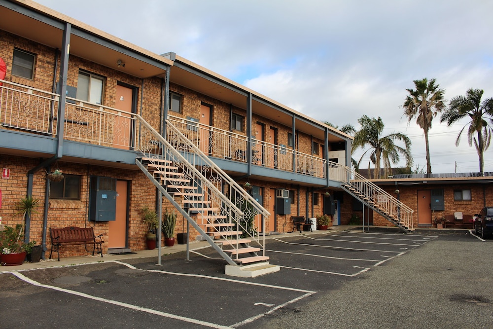 Bridge View Motel 38/50