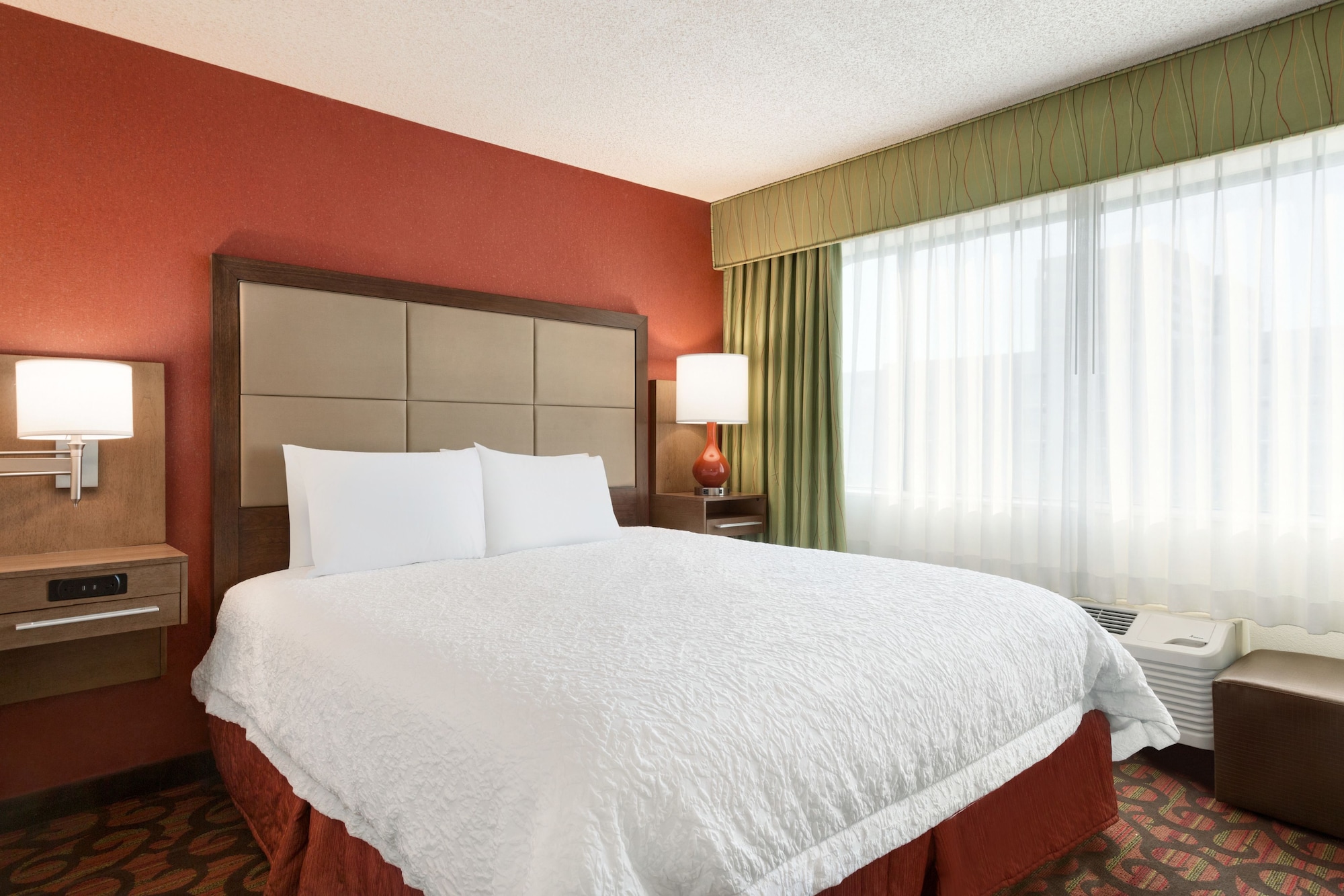 1 King Corner Room With Sofabed Nonsmoking