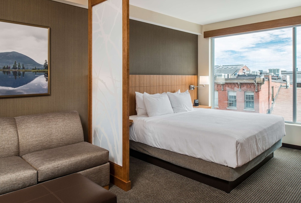 Hyatt Place Portland-Old Port 11/73