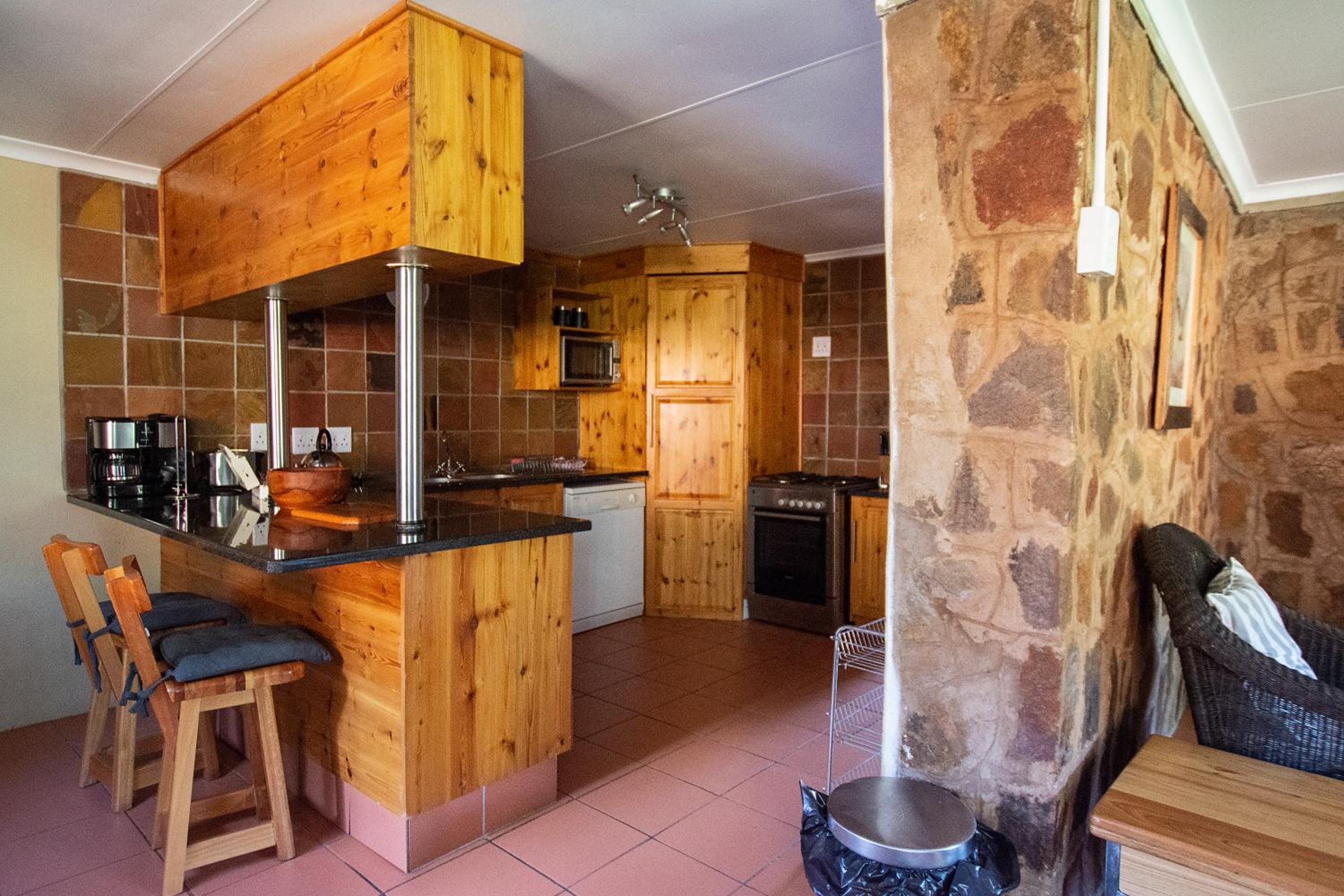 Milorho Lodge 6/50