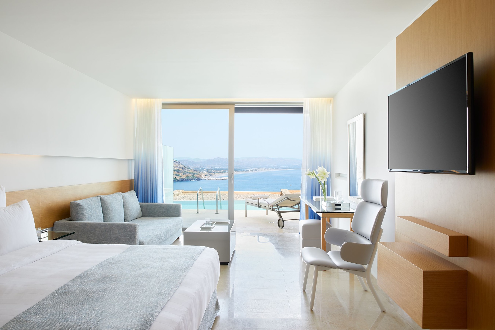 JUNIOR SUITE, SEA VIEW, SHARED POOL