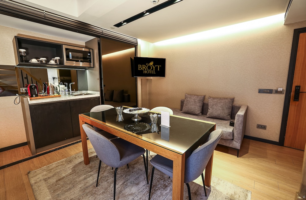 Broyt Hotel 34/50