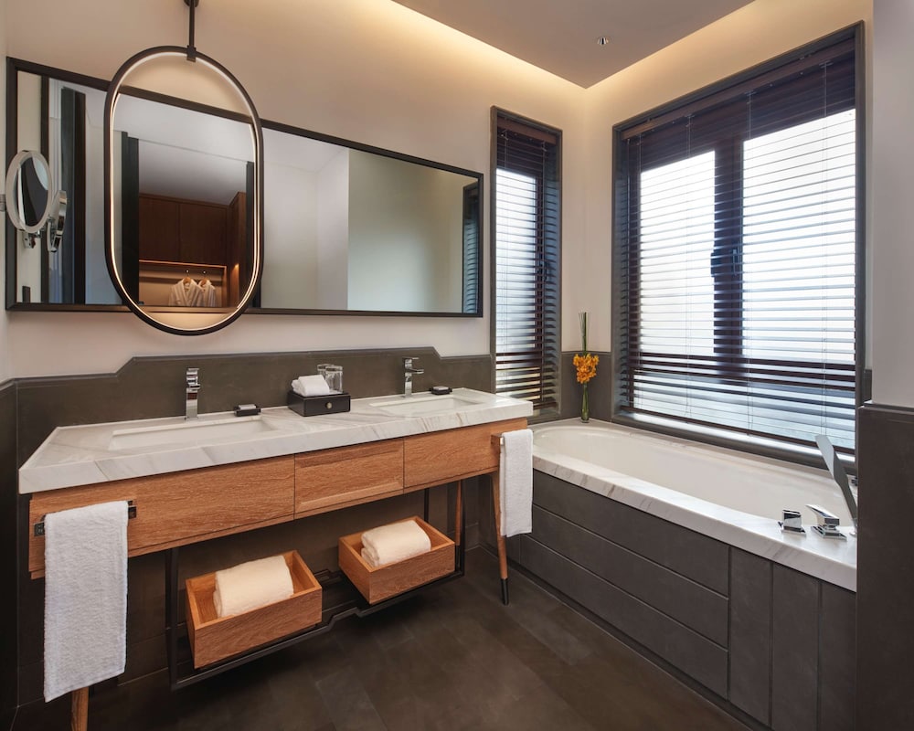 Grand Hyatt Shenzhou Peninsula 50/50