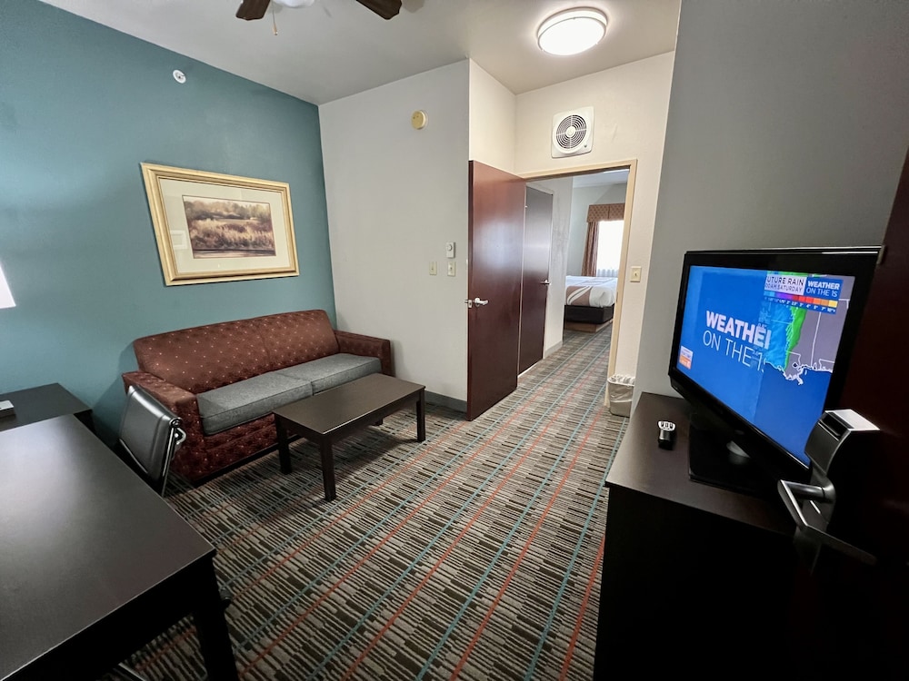 Quality Inn and Suites Near University 26/39