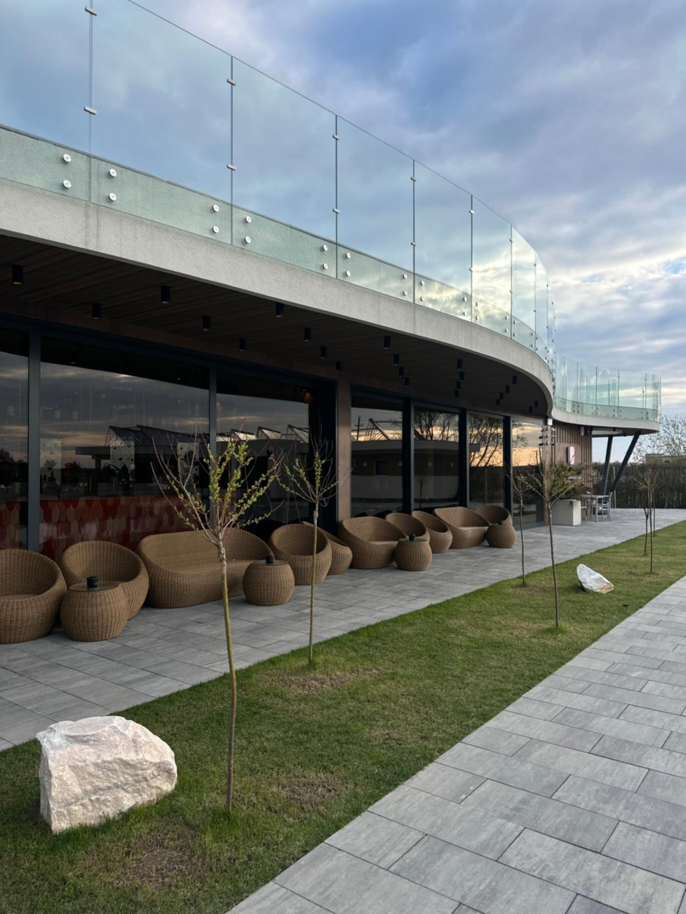 HOTEL ROMANITA 51/56