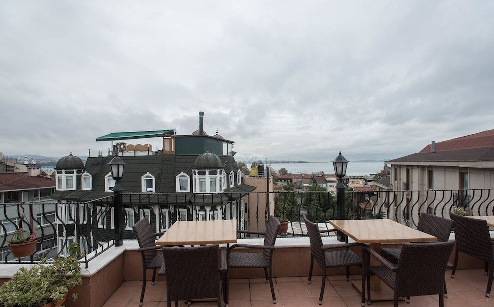 Agora Guesthouse & Hostel 7/70