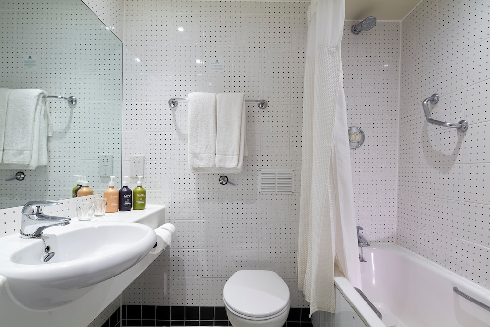 Standard, Twin Beds, Holiday Inn London - Bloomsbury by IHG 7/10