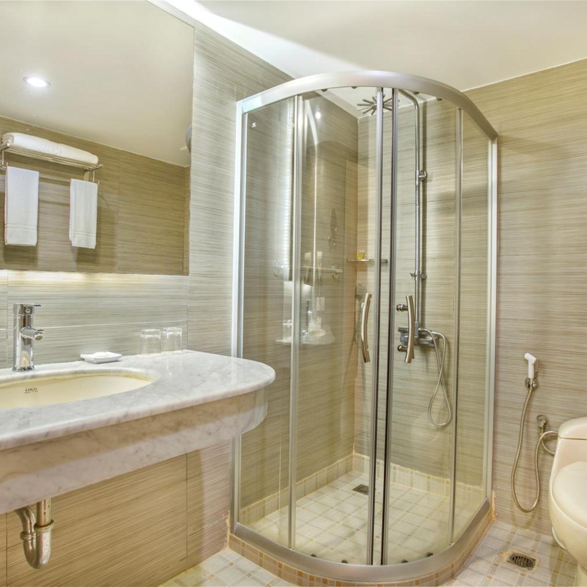 Royal Tulip Sea Pearl Beach Resort & Spa 60/64