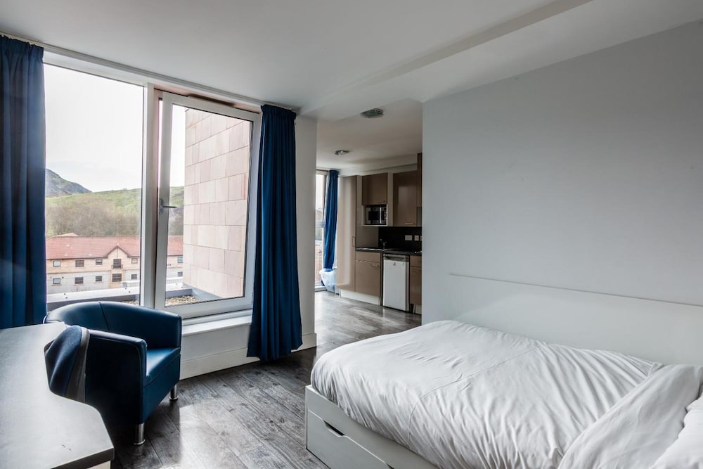Destiny Student Brae House 34/63