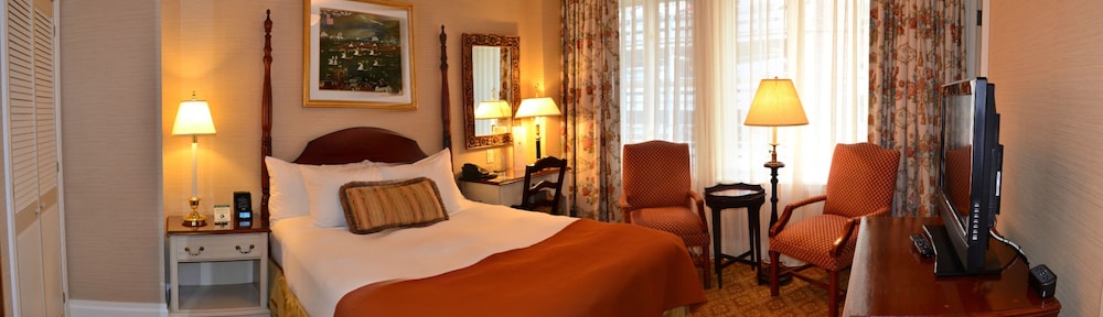 SUPERIOR, QUEEN BED