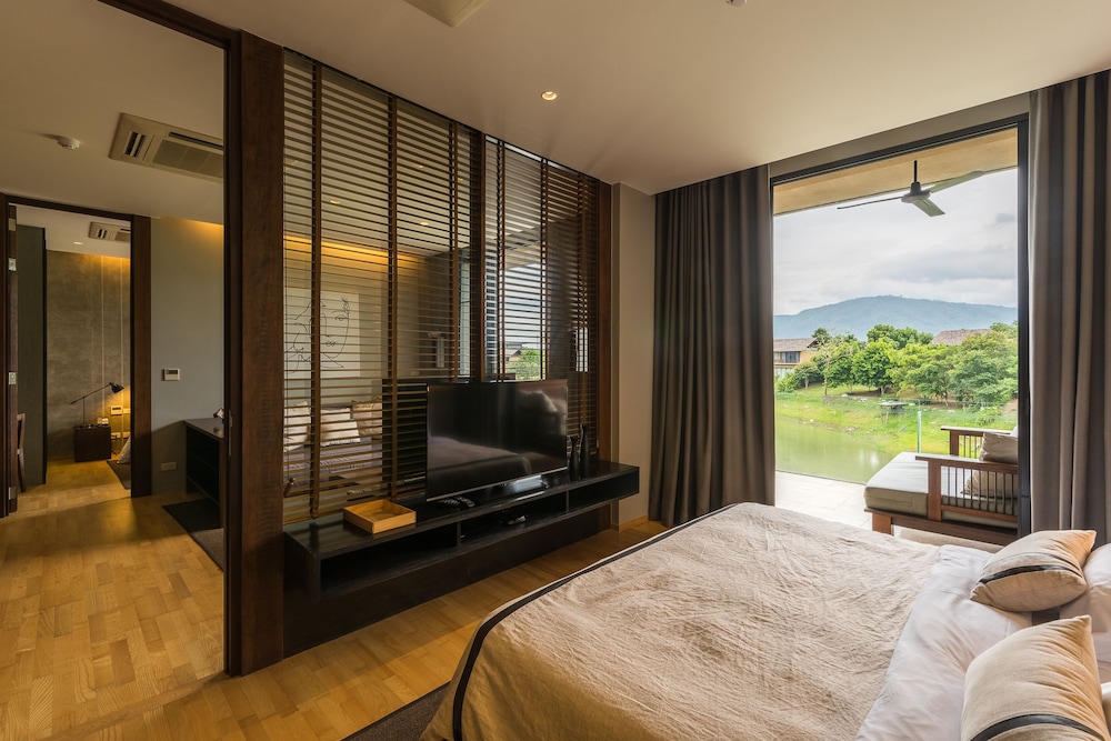 Atta Lakeside Resort Suite 26/81