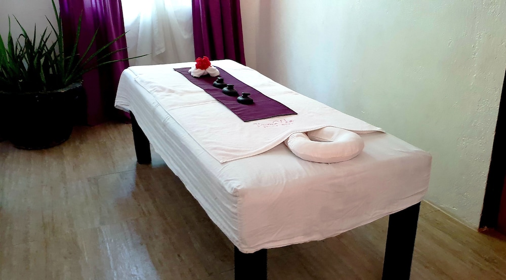 Ocean Vida Beach And Dive Resort 25/65