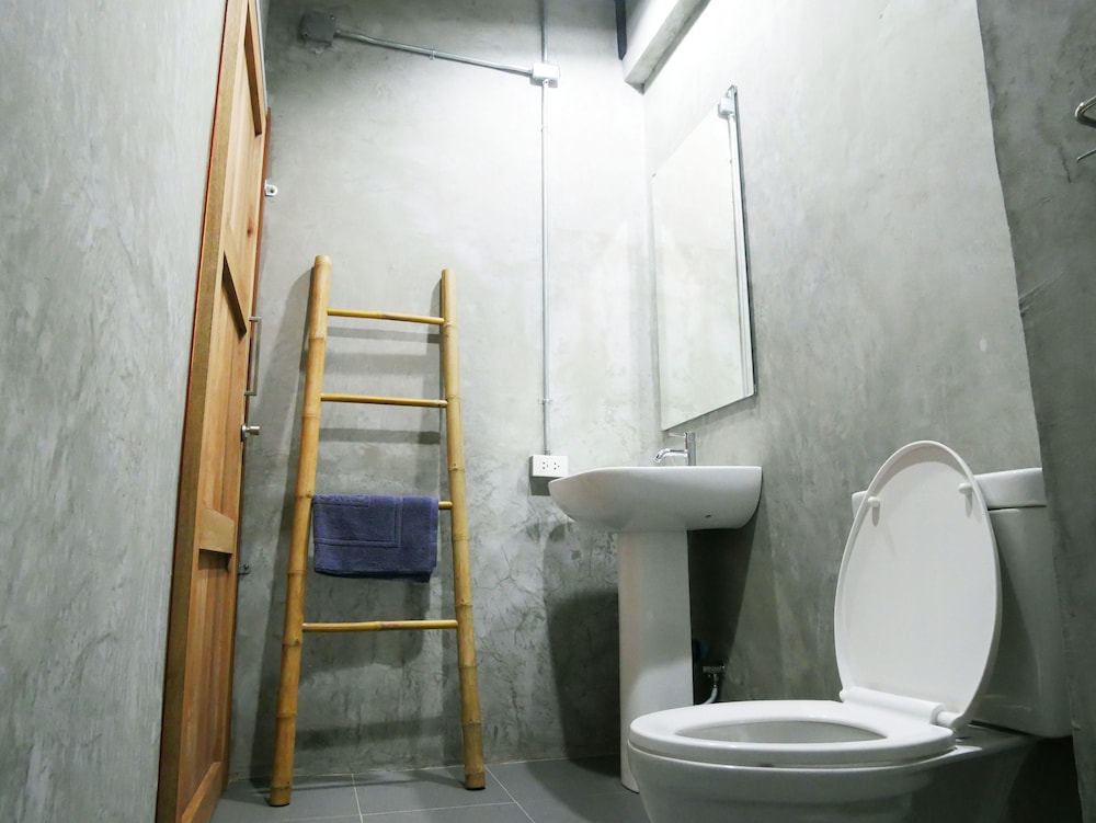 The Companion - Hostel 38/45