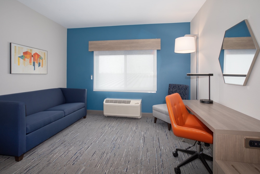 Holiday Inn Express & Suites Burley 27/37