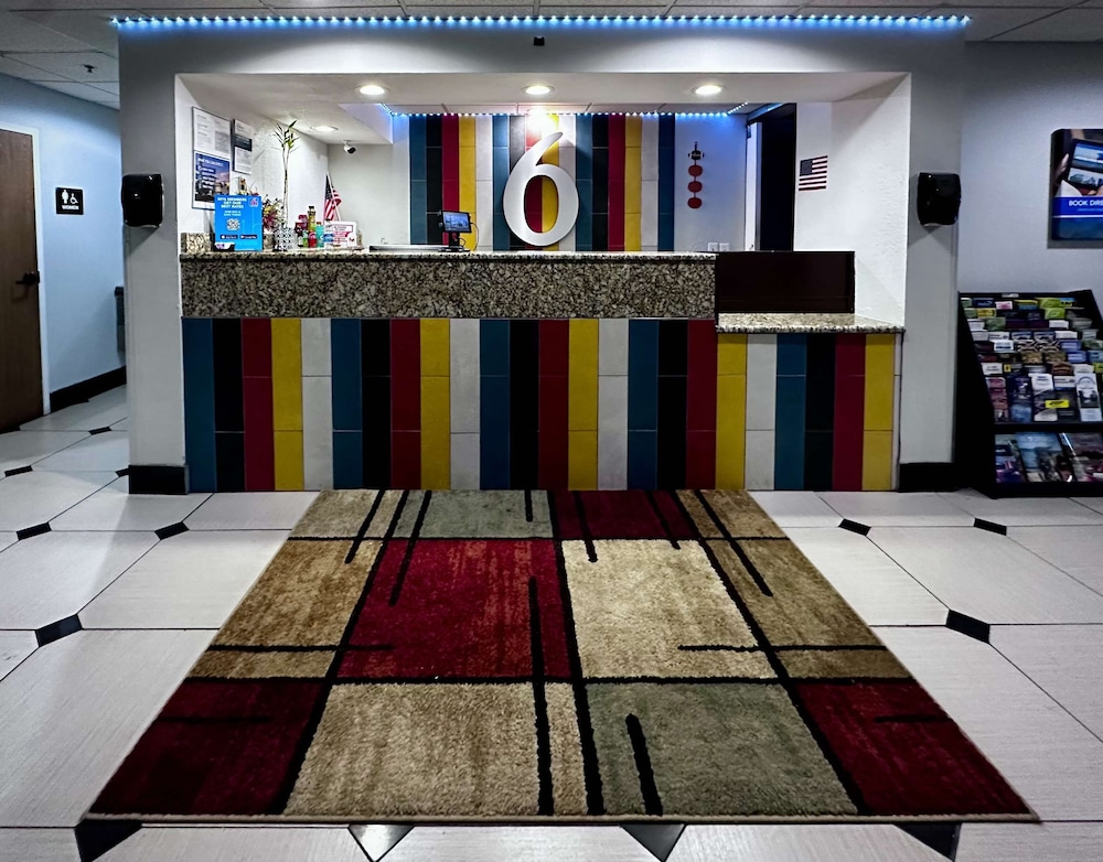 Lobby at Motel6 Pine Bluff, AR, PINE BLUFF - AR