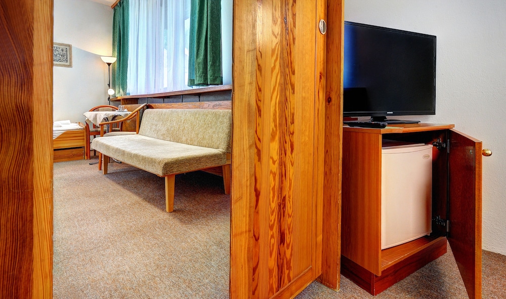HOTEL FIS 32/35