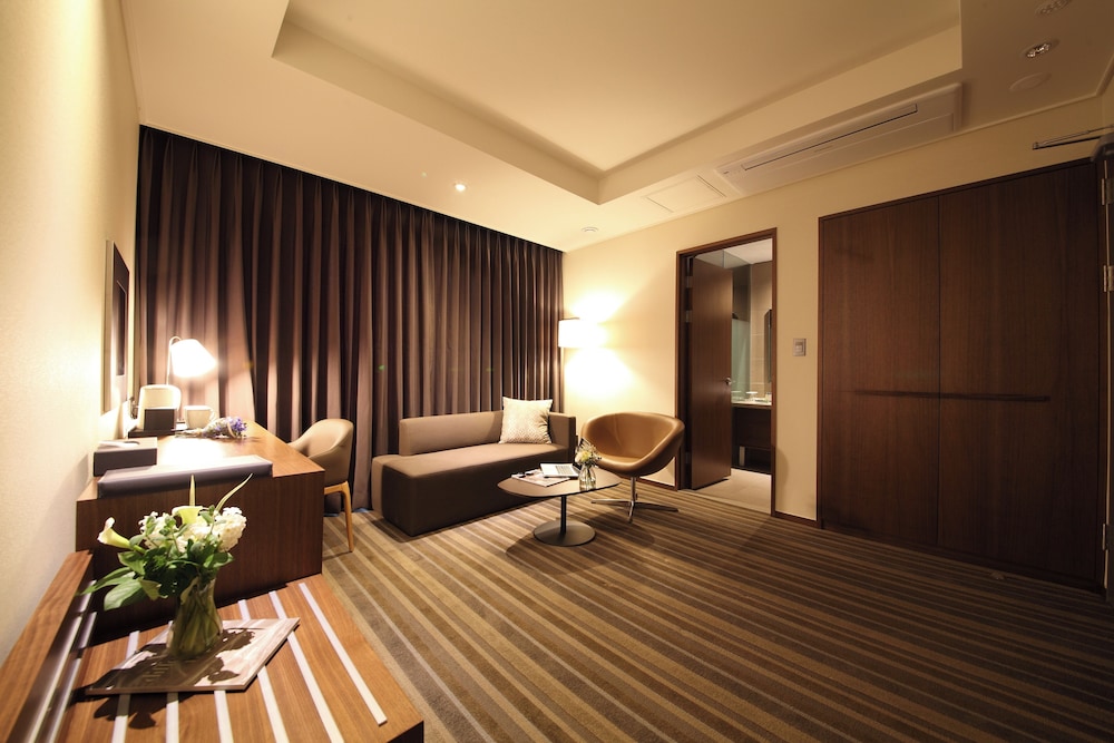 Avon Hotel Gunsan 46/67