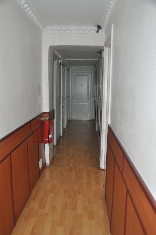 Hostel Beauty 5/64