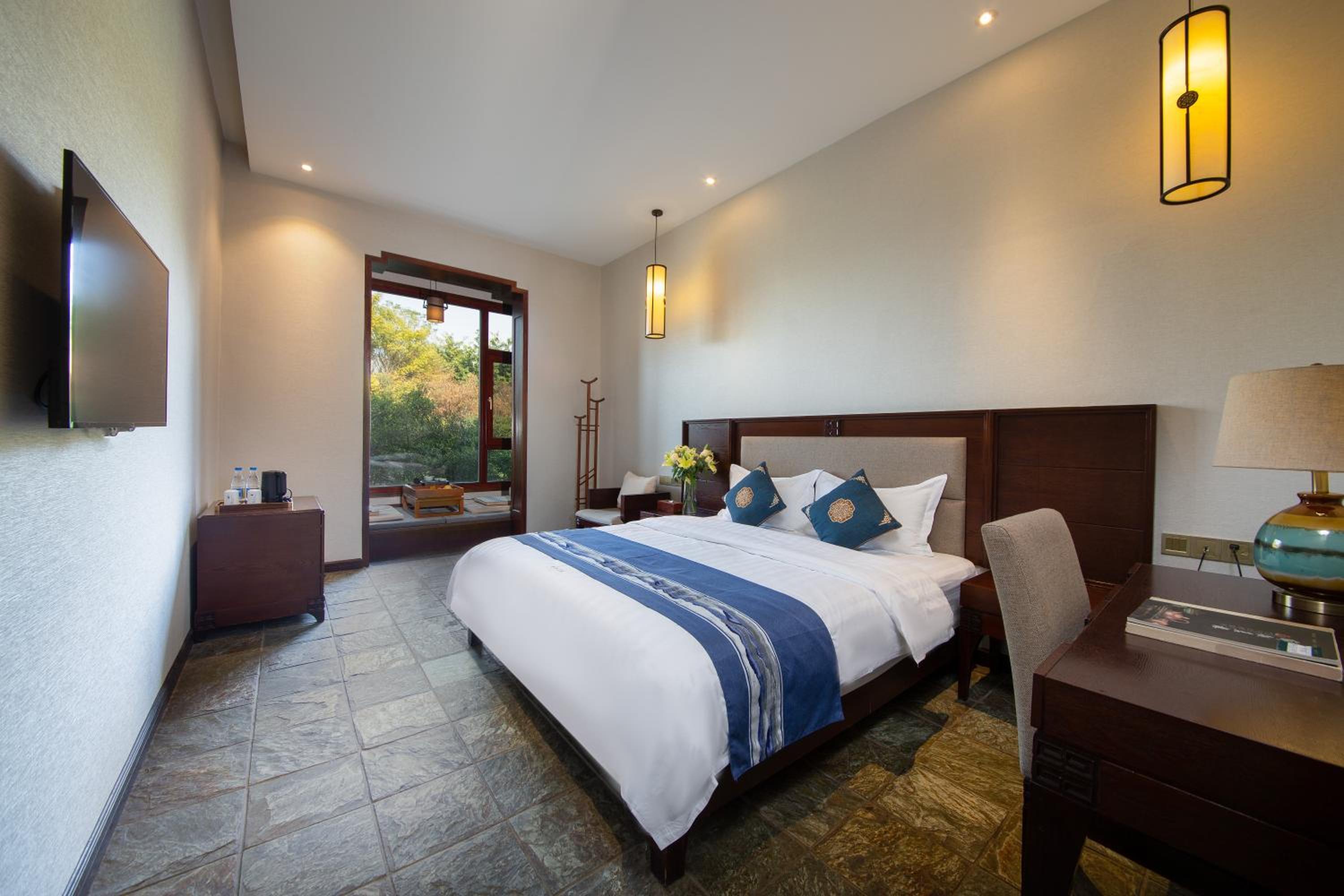 Deluxe, Double Bed