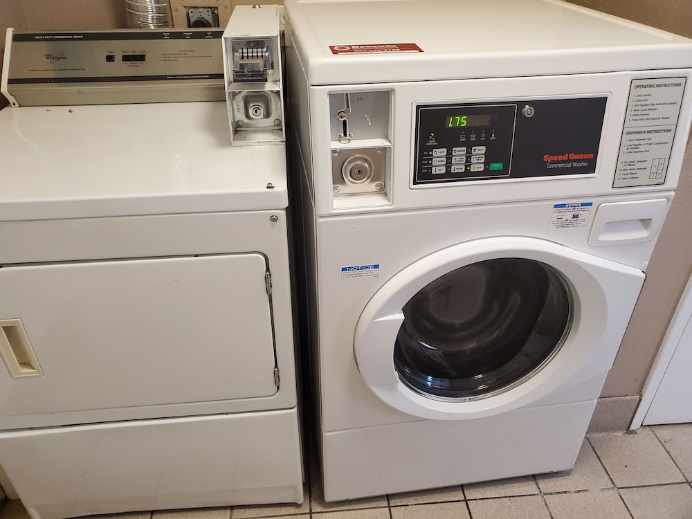La Quinta Inn & Suites by Wyndham Hesperia Victorville 19/44