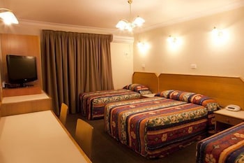 NARELLAN MOTOR INN 16/54