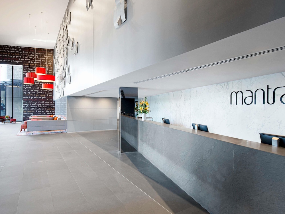 Mantra Circle on Cavill Surfers Paradise 8/50
