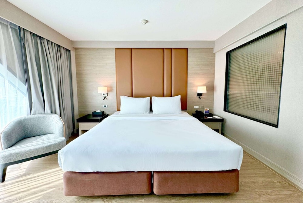 Ramada by Wyndham Bangkok Sukhumvit 11 38/83