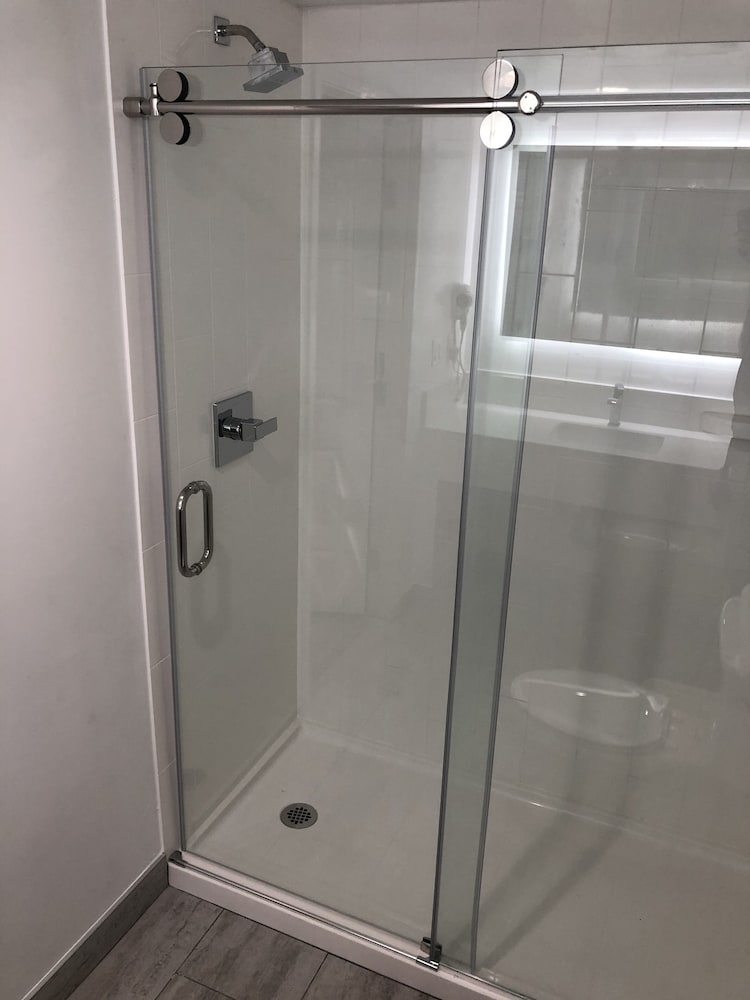 Travelodge Inn Suites By Wyndham West Covina 23/36