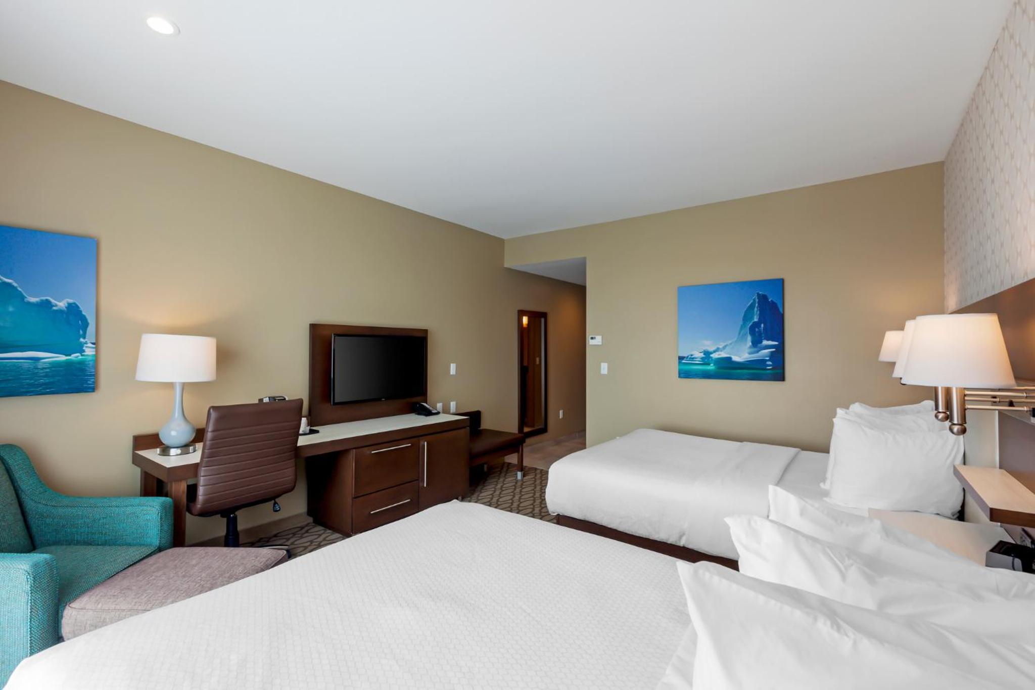 غرفة بسرير كينج وسريرين كوين لذوي الإعاقة، Best Western Plus St. John s Airport Hotel and Suites 5/7