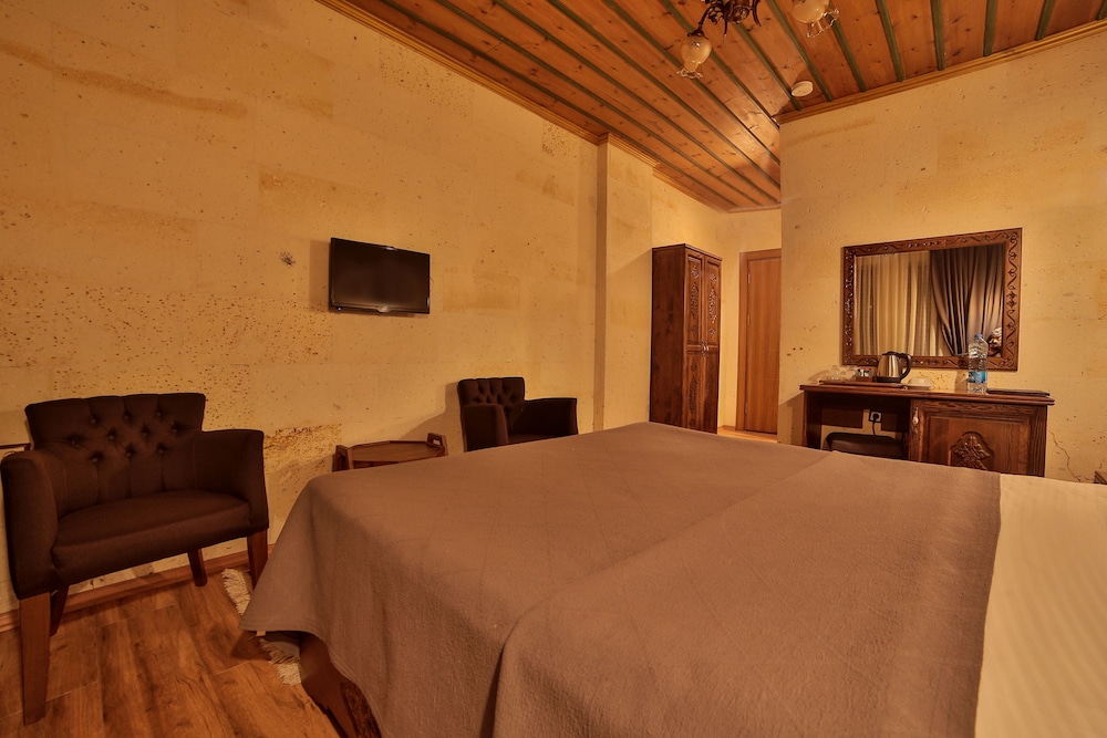 Milat Cave Hotel 15/50