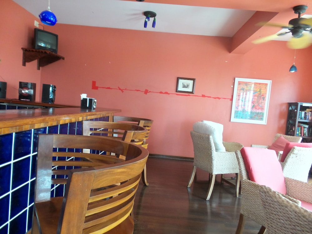 Blue Haven Hotel 46/58