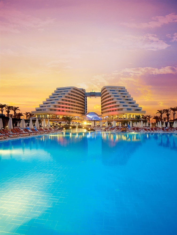 Miracle Resort Hotel 66/72
