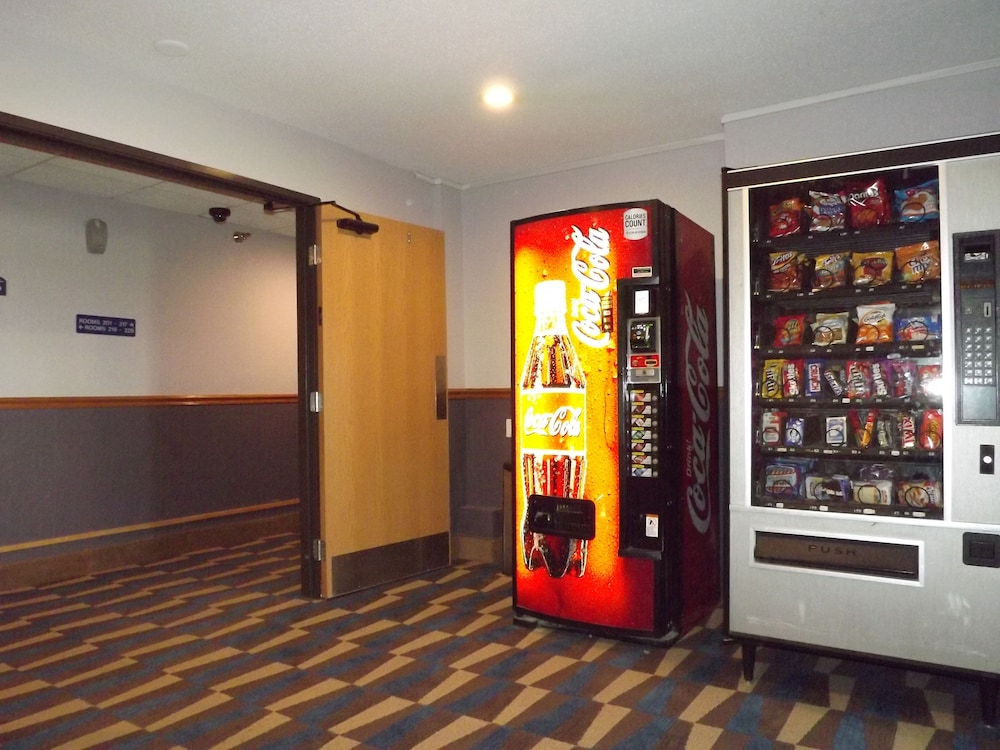Microtel Inn Suites Ames 6/38