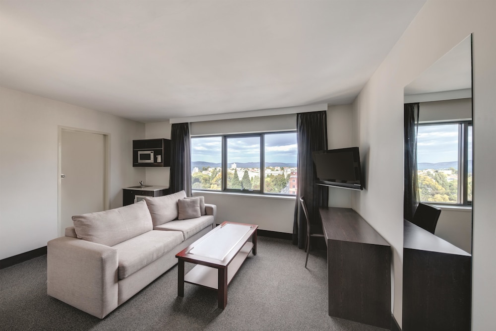TRAVELODGE HOBART 54/70