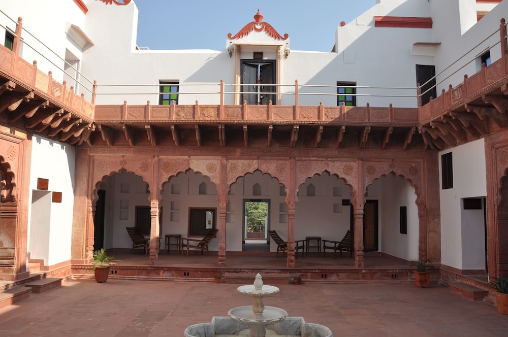 Amritara Chandra Mahal Haveli Bharatpur 42/50