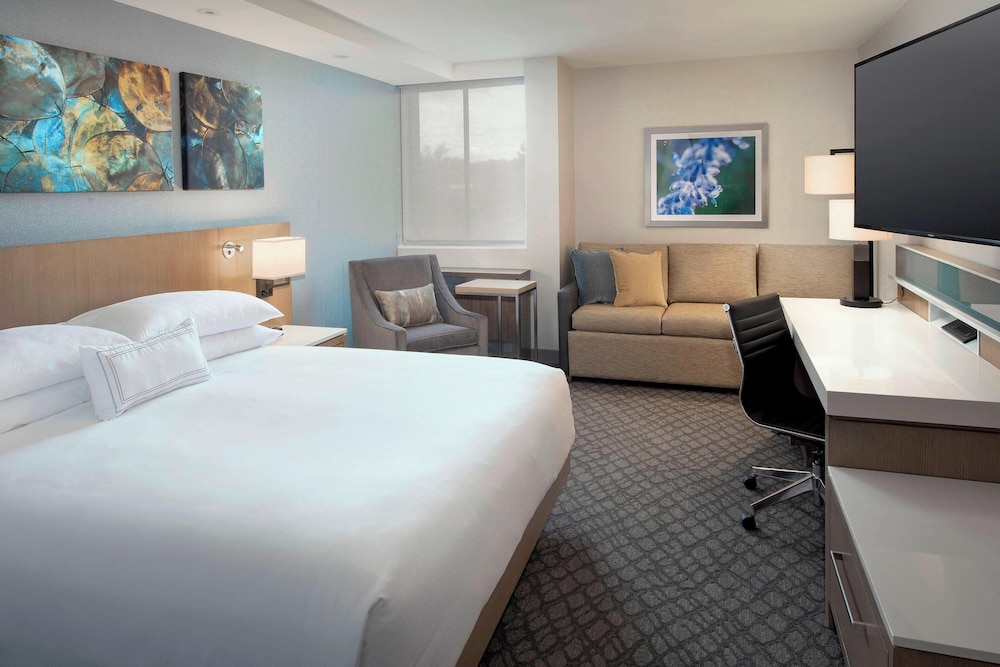 Delta Hotels Seattle Everett 7/44