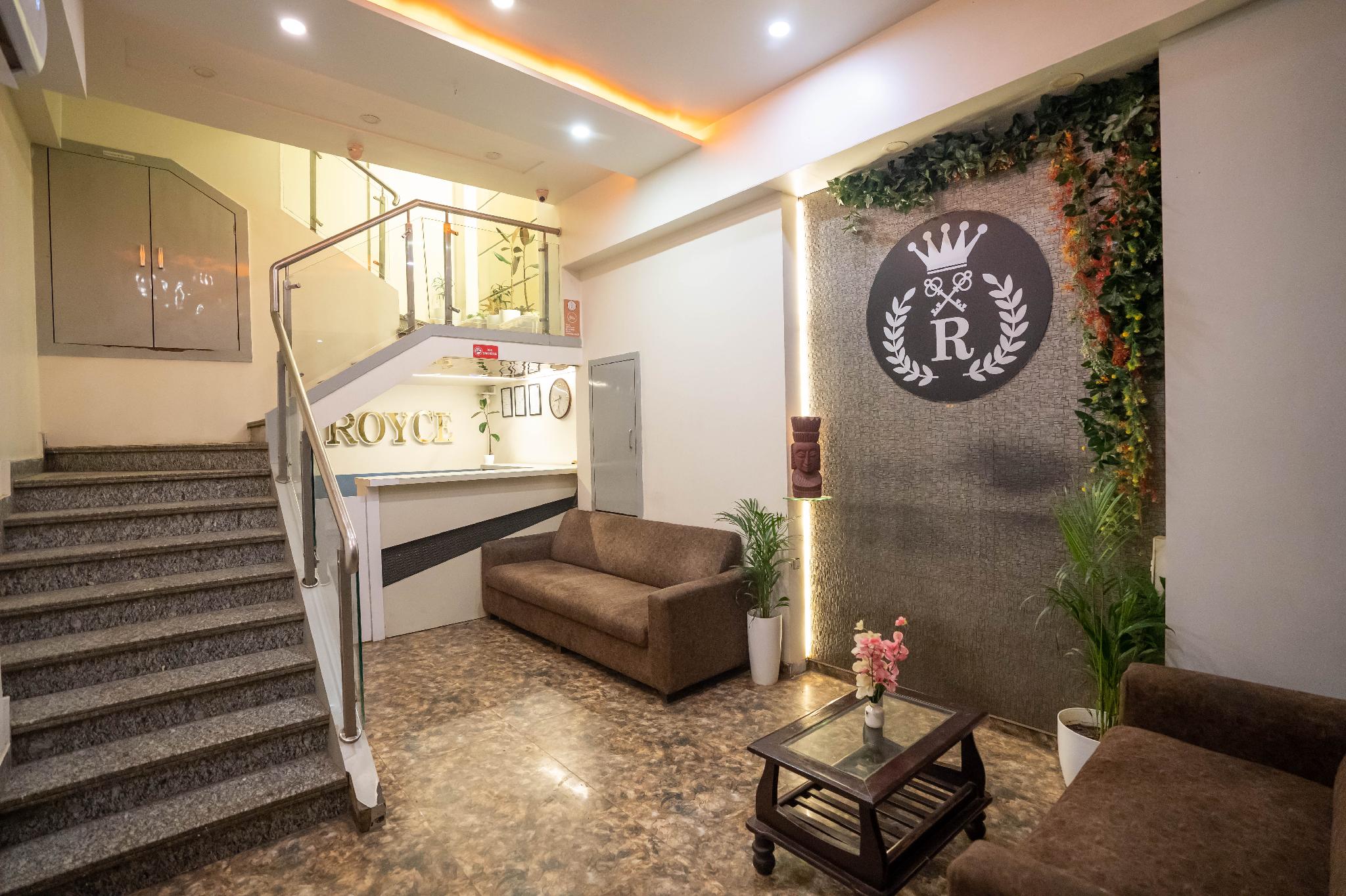 Hotel Royce Executive, Near US Consulate 23/28