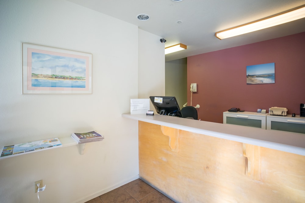 Beachview Inn 8/36