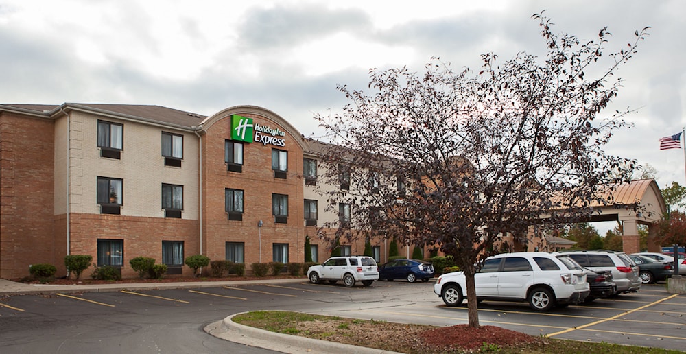 Holiday Inn Express Hotel Suites Canton 6/62