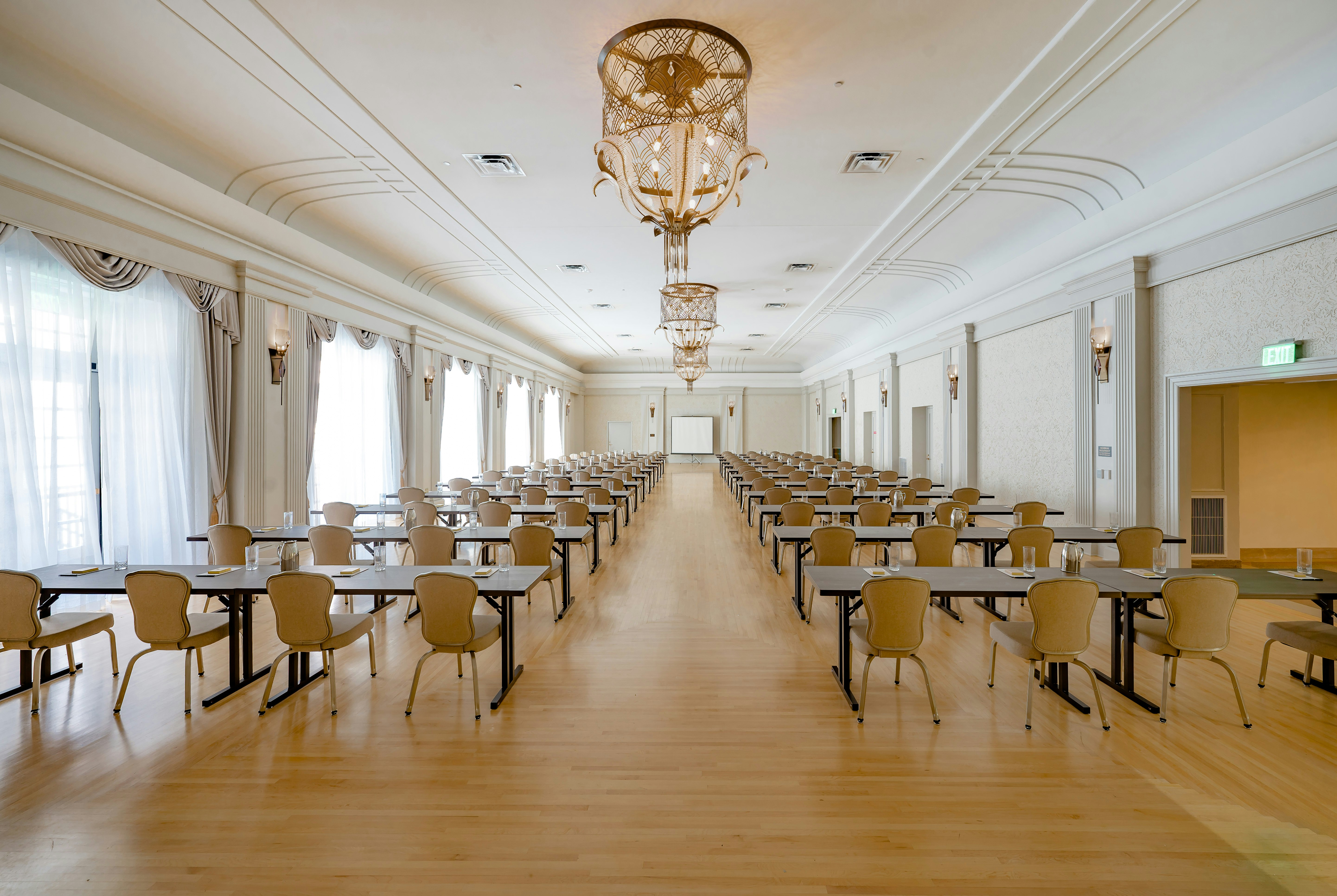 Hotel Fort Des Moines, Curio Collection by Hilton 79/81