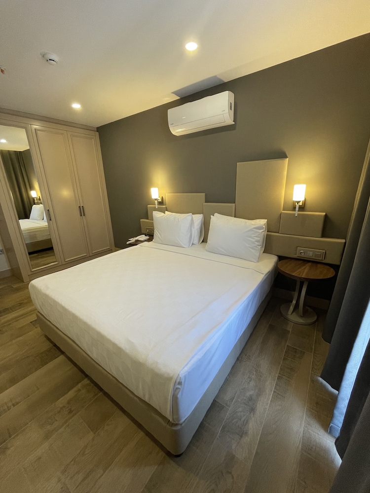 Green Garden City Luxury Apartments 9/37